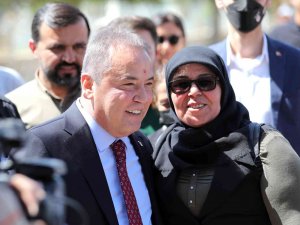 Böcek: "Asgari Ücret Alamayan Vatandaş Da, Aynı Bölgeye Gelip Villa Yapan Vatandaş Da Suya 9 Lira Ödüyor. Bunun Dengelerini Kuracağız"