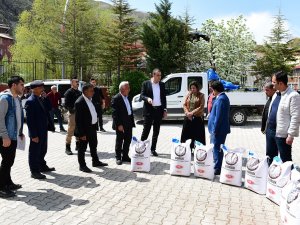 Çatak’ta Çiftçilere Yüzde 75 Hibeli Tohum Dağıtımı