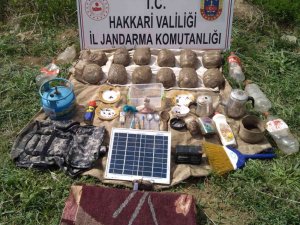 Yüksekova Kırsalında Uyuşturucu Ve Yaşam Malzemesi Ele Geçirildi