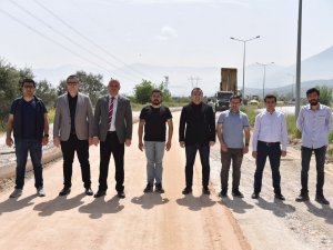 Akgedik Toki̇-menemen Bağlantı Yolunda Çalışmalar Sürüyor