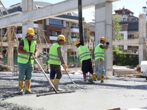 18 Farklı Spor Branşını Barındıran Oba Kapalı Spor Kompleksi Hızla Yükseliyor