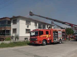 Tadilat Yapalım Derken Apartmanın Çatısını Yaktılar