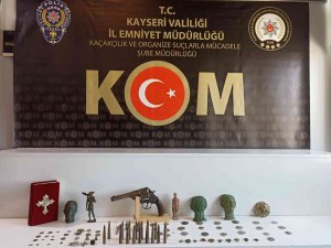 Tarihi Eserleri Piyasaya Süremeden Yakalandı