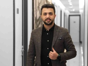 Lygos Klinik’in Kurucusu Sinan Özer: “Hıv Pozitif Hastaları Ötekileştirilmemeli”