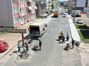 Başiskele’de 4 Cadde Boydan Boya Asfaltlandı