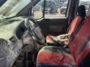 Park Halindeki Ticari Araç Alev Aldı