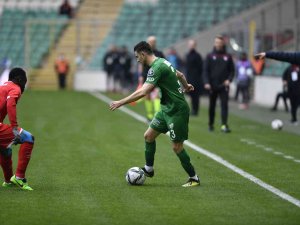 Bursaspor’da Onur Atasayar Ameliyat Oldu