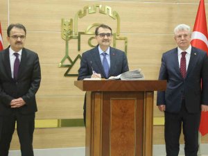 Enerji Ve Tabii Kaynaklar Bakanı Dönmez, Çankırı İ̇l İ̇stişare Toplantısına Katıldı