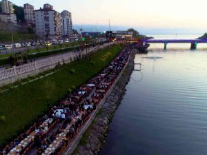 Gülüç’te 5 Bin Kişi Muhteşem Manzara Eşliğinde Birlikte İftar Açtı