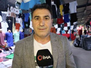 Edirne’de Ulus Pazar Esnafı Bayram Alışverişi İçin Tezgahlarını Gece Saatlerinde Açtı