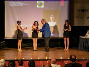 Başkan Seçer’e ’Yılın Sanat Öncüsü’ Ödülü
