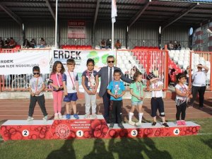 Erdek’te Küçükler Atletizm Festivali Düzenlendi