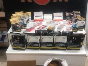 Kaçak Tütün Ve Sigara Operasyonunda 8 Kişi Yakalandı