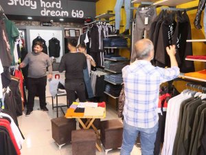 Giyim Mağazalarında Bayram Hareketliliği Başladı