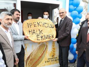 İ̇pekyolu’nda Halk Ekmek Satışı Başladı