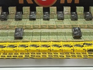 Kaçakçılardan Çok Sayıda Cinsel İçerikli Ürün Ele Geçirildi
