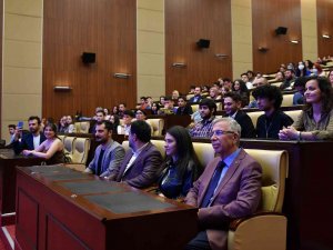 Mansur Yavaş Gençlerle Buluştu: “Bu Kenti Sahiplenmenizi İstiyoruz”