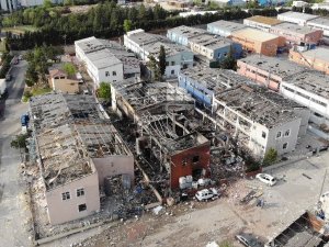 Tuzla’da Patlama Yaşanan Fabrikanın Enkazı Havadan Görüntülendi