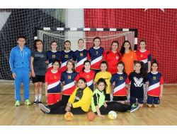 Yalovalı Bayan Hentbolcular Bölgesel Lige Hazırlanıyor