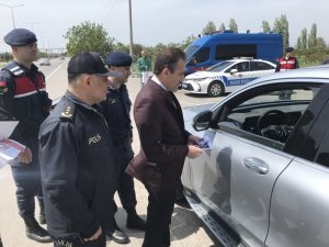Burhaniye Kaymakamı Trafik Denetimine Katıldı