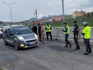 Susuz’da Bayram Öncesi Trafik Uygulaması