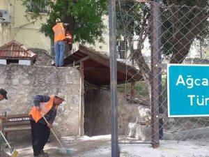 Türbelerde Bayram Temizliği