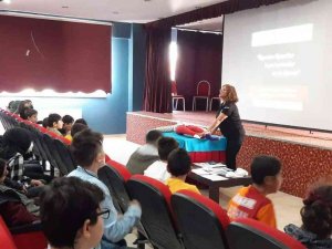 “Temel Eğitimde 10 Bin Okul Projesi” İlk Yardım Seminerleri Başladı