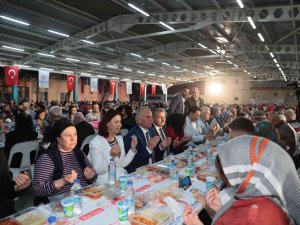 Büyükşehir Onbinlerce Vatandaşı Gönül Sofralarında Buluşturdu