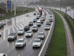 Bolu’da, Tem Otoyolu Ve D100 Karayolu’nda Bayram Trafiği Başladı