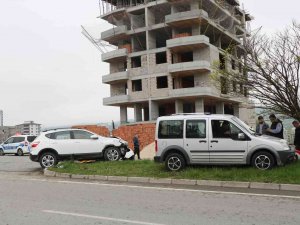 Samsun’da Trafik Kazası: 2 Yaralı