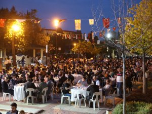 Başkan Böcek, Belediye Personeli İle İftarda Buluştu