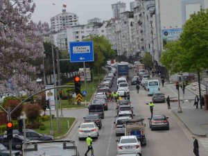 Karadeniz Sahil Yolu’nda Trafik Yoğunluğu