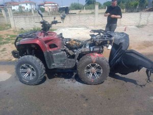 Hareket Halindeki Atv, Yanarak Kullanılamaz Hale Geldi