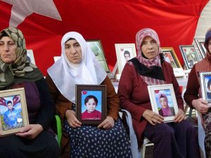 Pkk-hdp Mağduru Ailelerin Kararlı Direnişi 970’inci Gününde