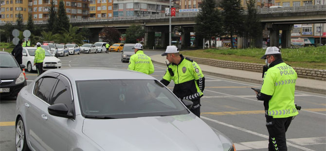 Araç Sahiplerine Müjde: Süre 2027'ye Uzatıldı, Hatalı Basılan Plakalar Ücretsiz Değiştirilecek!