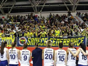 Fenerbahçe Opet, Seride 1-0 Öne Geçti