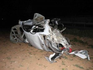 Takla Atan Otomobilden Dışarı Fırlayan 2 Kişi Hayatını Kaybetti