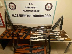 Gaziantep’te Kaçak Silah Çetesi Çökertildi: 46 Silah Ele Geçirildi