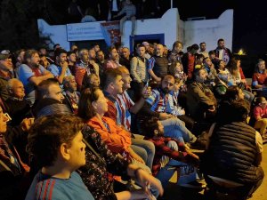 Bodrum’da Bordo-mavi Gece