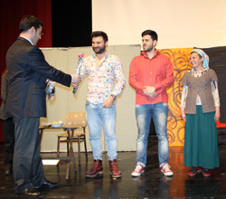 Rize'de “Pembe Aslında Siyahtır” Tiyatro Oyunu Sahnelendi