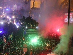 Çifte Bayram Yaşayan Sakaryaspor Şampiyonluk Turuna Çıktı: Şehir Sokağa Döküldü