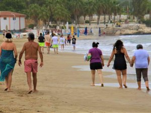 Bayram Tatili Turizmin Gözde Mekanı Kızkalesi’ni Canlandırdı