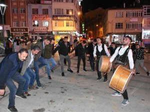 Ramazan Davulcuları Ramazan Ayına Davul Gösterisi İle Veda Etti