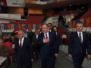 Büyükkılıç, Ak Parti Kayseri İ̇l Başkanlığı Teşkilat İftarında Partililerle Bayramlaştı