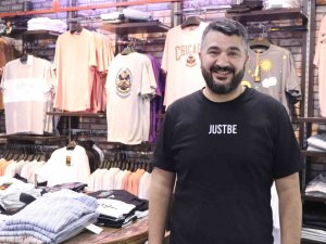 Denizli’de Bayram Alışverişini Son Güne Bırakanlar Yoğunluk Oluşturdu