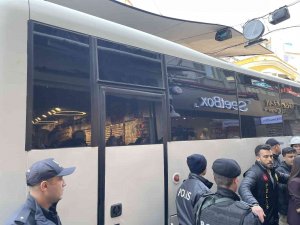 Beşiktaş’tan Taksim’e Çıkmaya Çalışan Göstericilere Müdahale