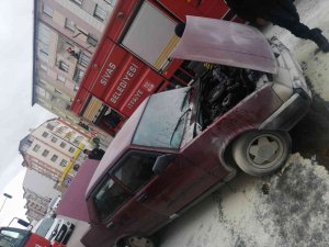 Yanan Otomobil Paniğe Neden Oldu