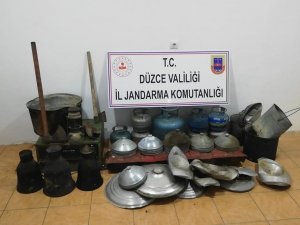 Evden Çaldıkları Malzemelerle Kaçarken Yakalandılar