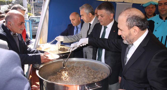 Rize Belediyesi'nce Kutlu Doğum Yemeği Dağıtıldı