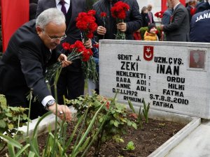 Arife Gününde Şehitler Dualarla Yad Edildi